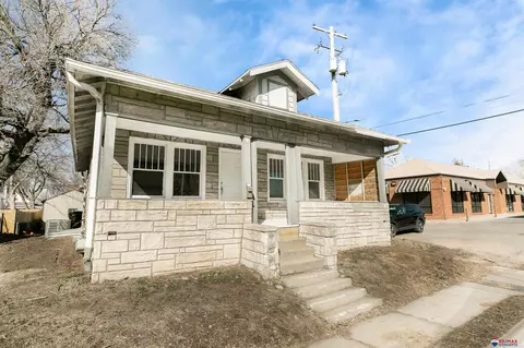 1628 Roselyn Ter, Lincoln, NE 68502
