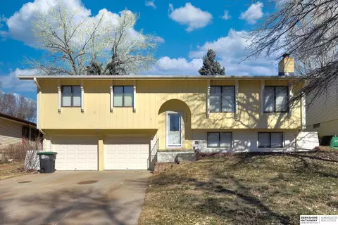 14024 Madison Cir, Omaha, NE 68137