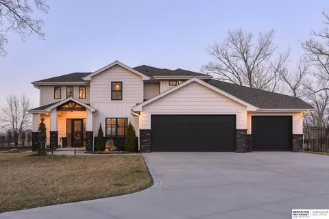 5307 N 281st Cir, Valley, NE 68064