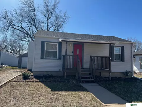 619 W 7th St, York, NE 68467