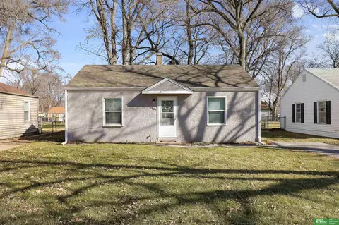 2809 Clay St, Bellevue, NE 68005
