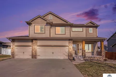 2010 Turtle Dove Dr, Bellevue, NE 68123