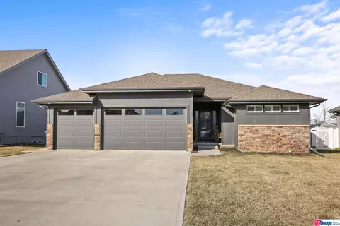 203 Otoe Dr, Yutan, NE 68073