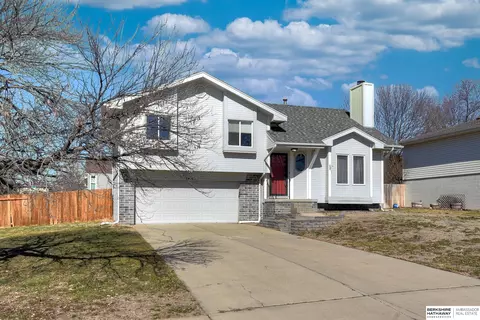 3416 Schuemann Dr, Bellevue, NE 68123