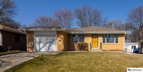 7420 Starr St, Lincoln, NE 68505