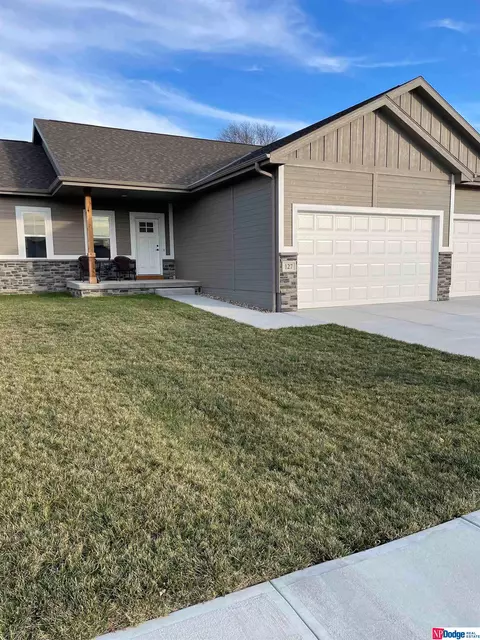 127 Hunter St, Ceresco, NE 68017