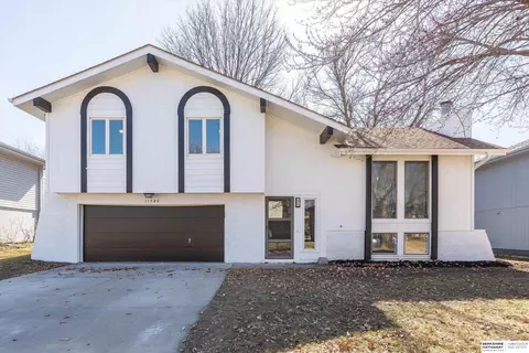 11745 Himebaugh Cir, Omaha, NE 68164