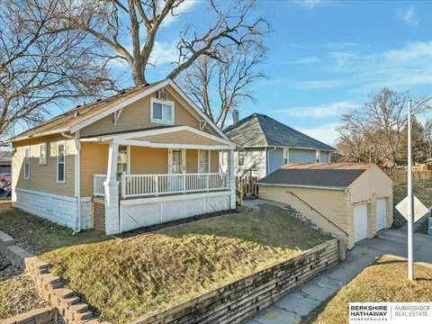 4227 Seward St, Omaha, NE 68111