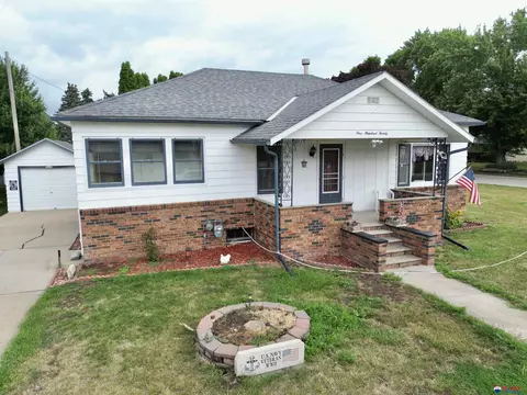 120 W D St, David City, NE 68632