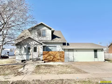 820 13 St, Auburn, NE 68305