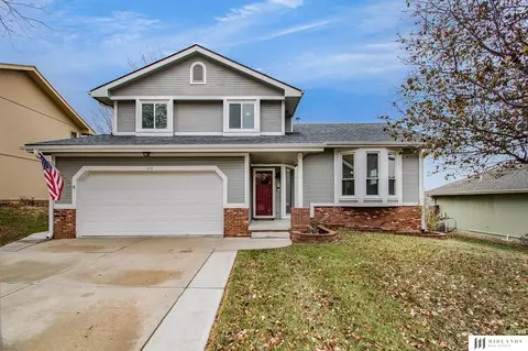 115 Carolina Dr, Papillion, NE 68133