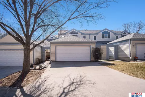 10735 Berry Plz, Omaha, NE 68127
