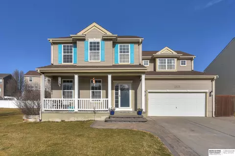 16274 Loop St, Omaha, NE 68136