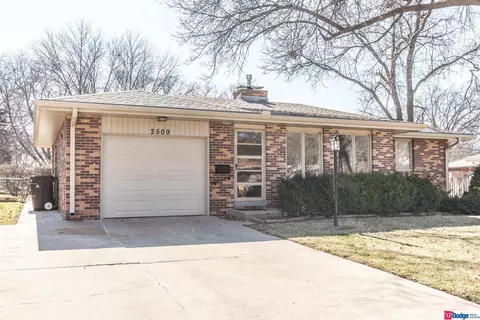 2509 Woods Blvd, Lincoln, NE 68502