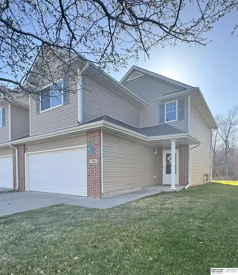 1746 N 176th Plz, Omaha, NE 68118