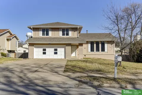 2928 Leawood Dr, Bellevue, NE 68123