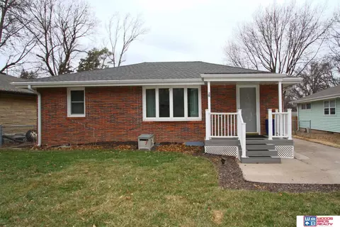 315 S 56th St, Lincoln, NE 68510