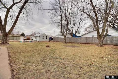Exterior - 513 E Grant St, Hooper, NE 68031 photo 5 of 6