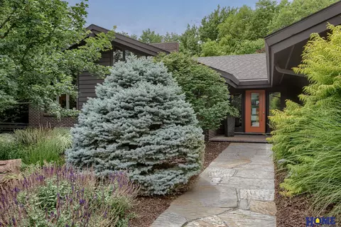 9220 Montello Rd, Lincoln, NE 68520