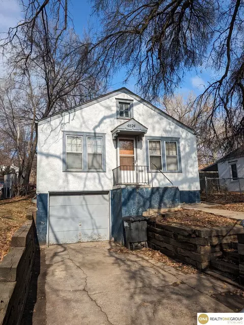 4824 Charles St, Omaha, NE 68132