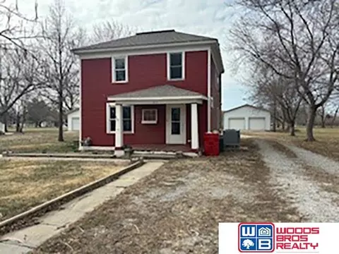 311 N Cherry St, De Witt, NE 68341