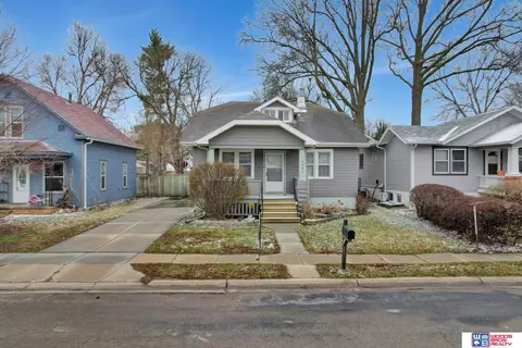 3243 Dudley St, Lincoln, NE 68503