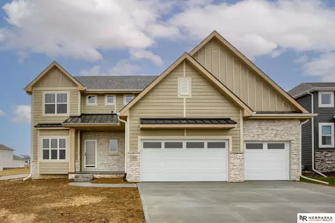 11354 N 169th St, Bennington, NE 68007