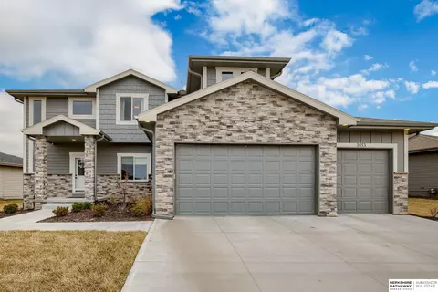 3853 S 208th St, Elkhorn, NE 68022