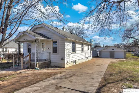 6017 S 37 St, Omaha, NE 68107