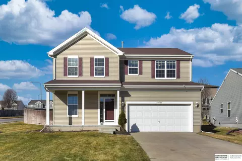 10714 S 110th Ave, Papillion, NE 68046