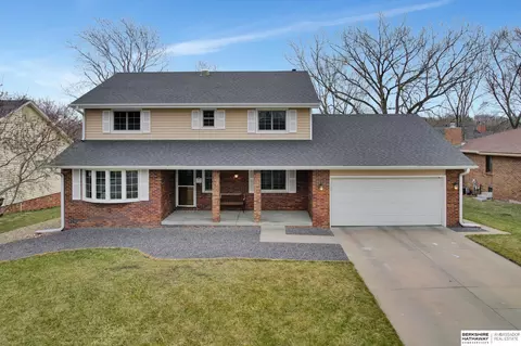 940 Twin Ridge Rd, Lincoln, NE 68510