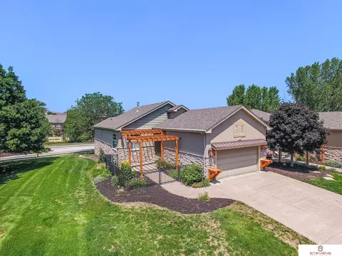 15532 Potter St, Bennington, NE 68007 photo 2