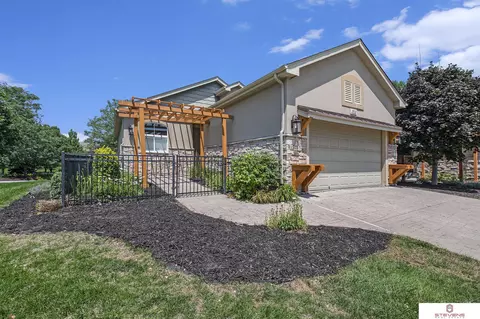 15532 Potter St, Bennington, NE 68007