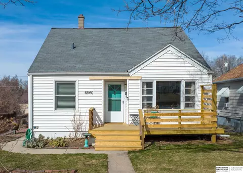 6540 Binney St, Omaha, NE 68104