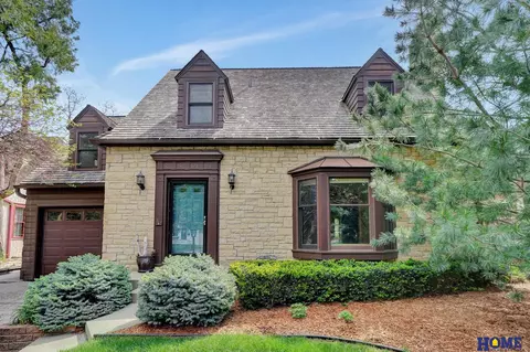 2408 Bradfield Dr, Lincoln, NE 68502