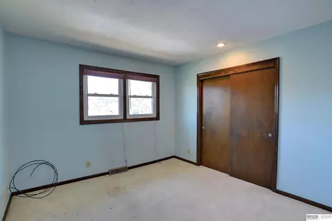 15229 Douglas Cir, Omaha, NE 68154 photo 6