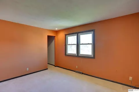 15229 Douglas Cir, Omaha, NE 68154 photo 4