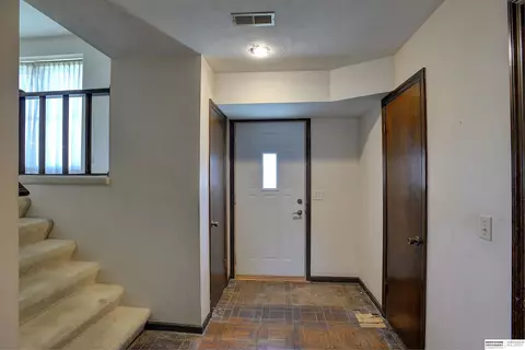 15229 Douglas Cir, Omaha, NE 68154 photo 8