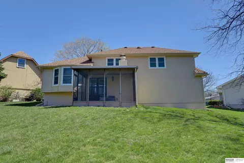 15229 Douglas Cir, Omaha, NE 68154 photo 2