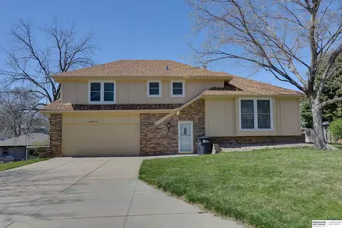 15229 Douglas Cir, Omaha, NE 68154