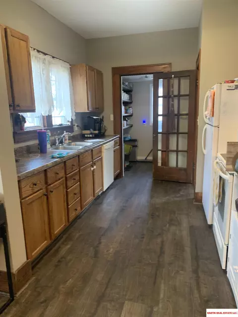 1208 E Court St, Beatrice, NE 68310 photo 2