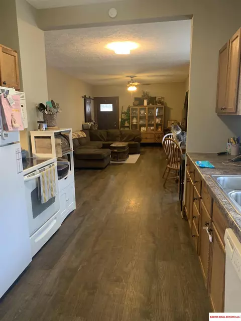 1208 E Court St, Beatrice, NE 68310 photo 4
