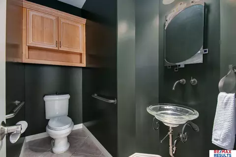 Bath - 17064 S Reflection Cir, Bennington, NE 68007 photo 1 of 3