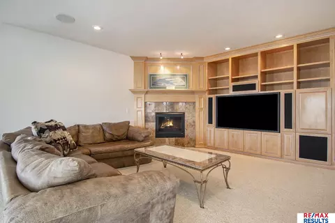 Living - 17064 S Reflection Cir, Bennington, NE 68007 photo 8 of 8