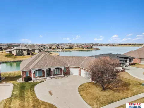 Exterior - 17064 S Reflection Cir, Bennington, NE 68007 photo 13 of 24