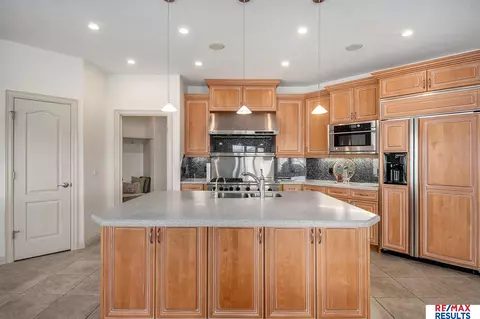 Kitchen - 17064 S Reflection Cir, Bennington, NE 68007 photo 2 of 8
