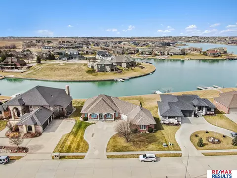View/Area - 17064 S Reflection Cir, Bennington, NE 68007 photo 6 of 10