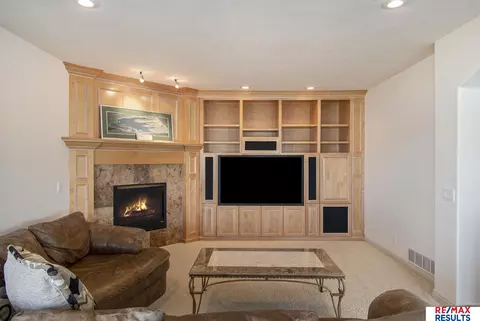 Living - 17064 S Reflection Cir, Bennington, NE 68007 photo 7 of 8