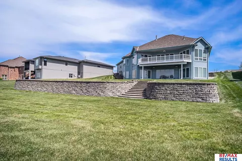 Exterior - 17064 S Reflection Cir, Bennington, NE 68007 photo 9 of 24