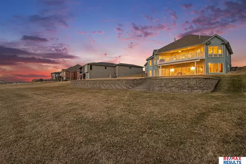 Exterior - 17064 S Reflection Cir, Bennington, NE 68007 photo 20 of 24